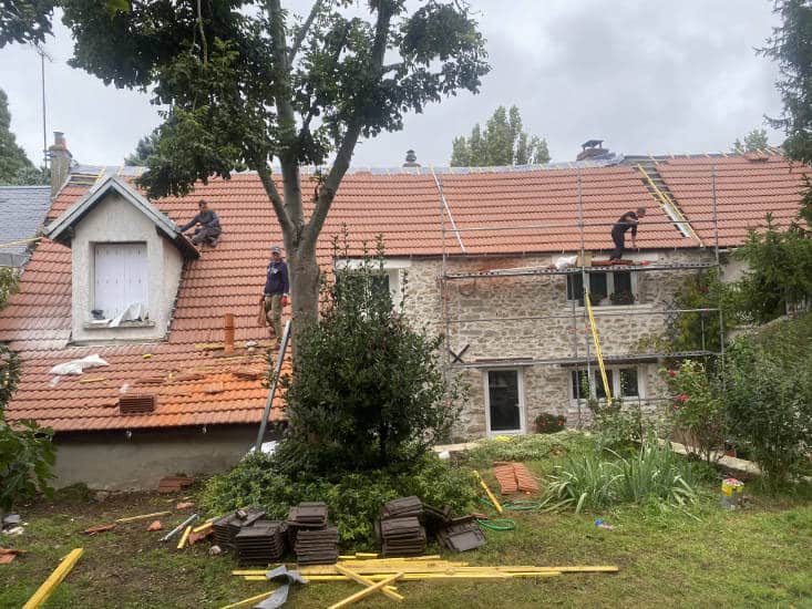 Travaux de couverture dans l'Essonne